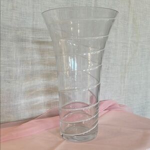 Elegant Clear Glass Vase with unique pattern